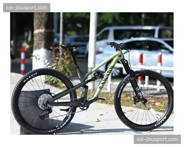 德国品牌Canyon发布首款碳纤维竞速小轮车 德国品牌Canyon发布首款碳纤维竞速小轮车